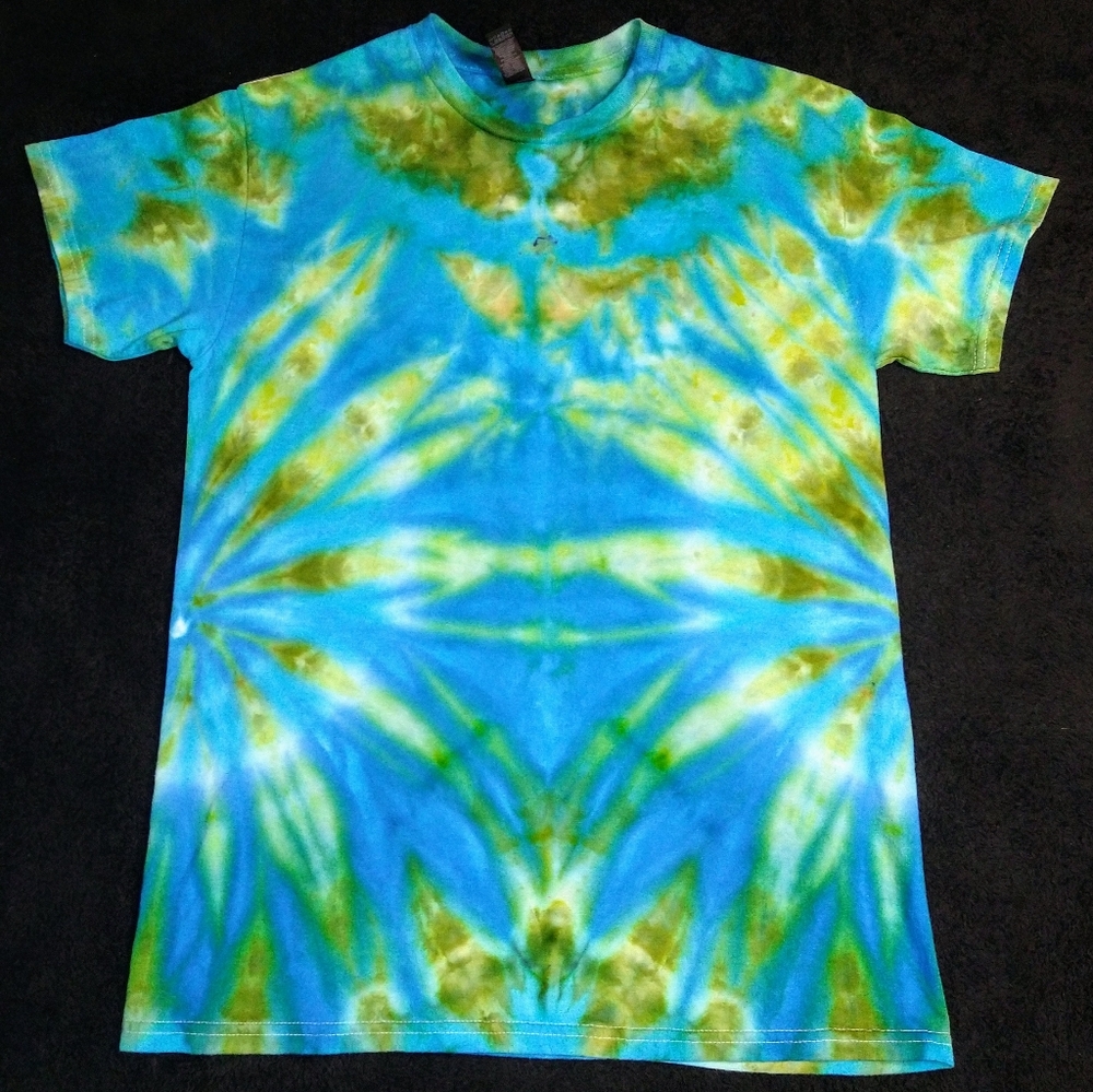 Blue, Green And Yellow Side Spiral Ice Dye Tie Dye T Shirt ~ Sz M